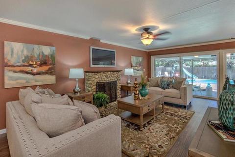 1709 Amherst Way