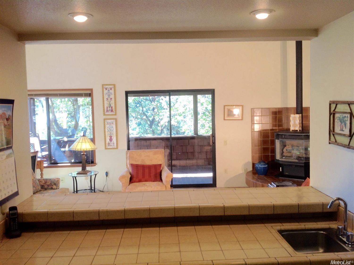 640 Country Rd