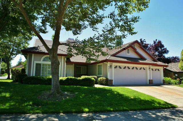 2608 Prestwick Dr