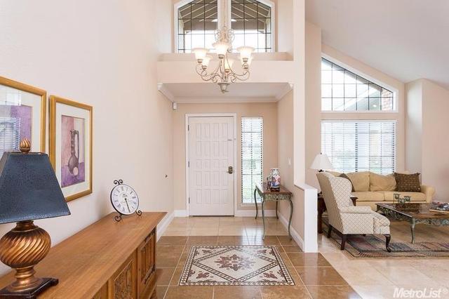 2608 Prestwick Dr