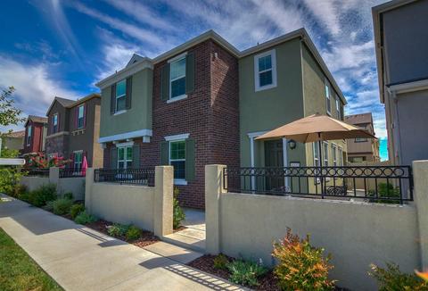3233 Monument Dr