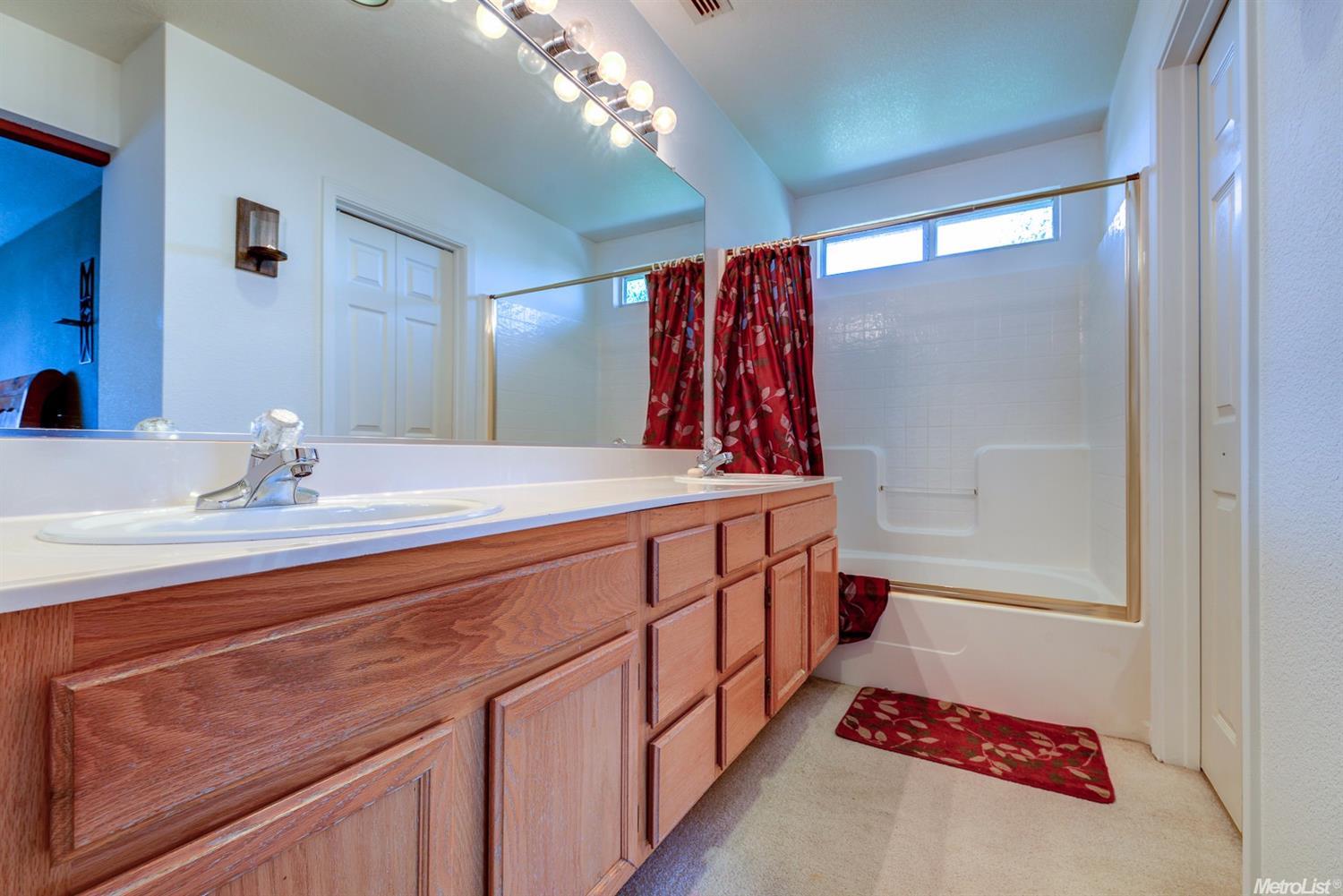 For Sale: 1521 Verbena Way Roseville, CA 95747