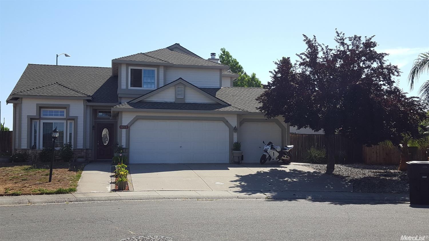 Public Record: 1222 Chablis Cir Roseville, CA 95747