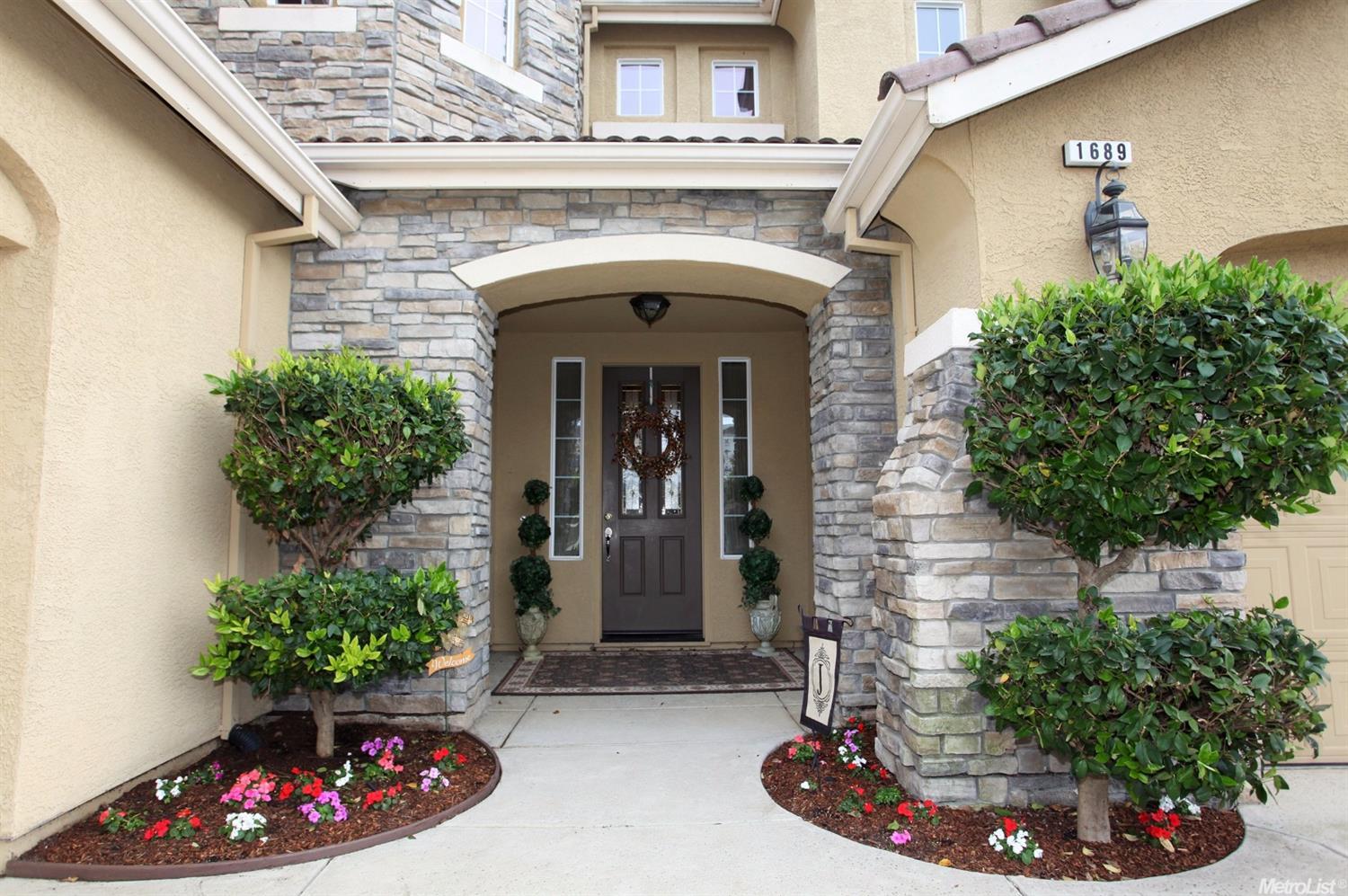 1689 Baroness Way