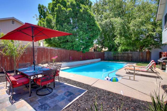 7112 Springmont Dr
