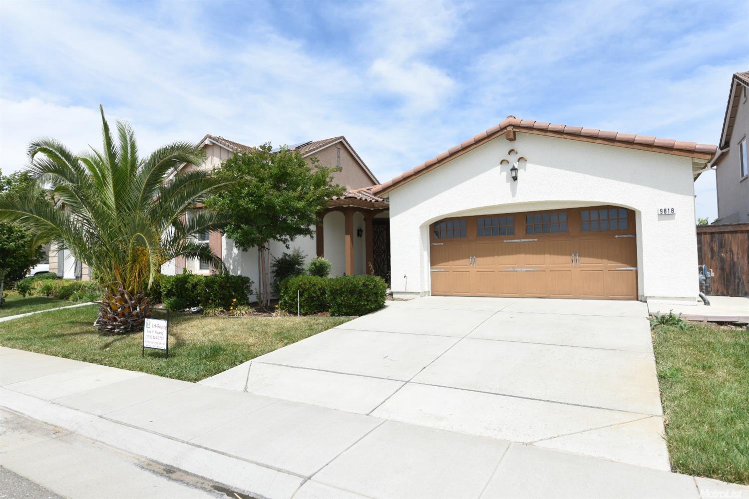 For Sale: 9818 W Elston Cir Elk Grove, CA 95757