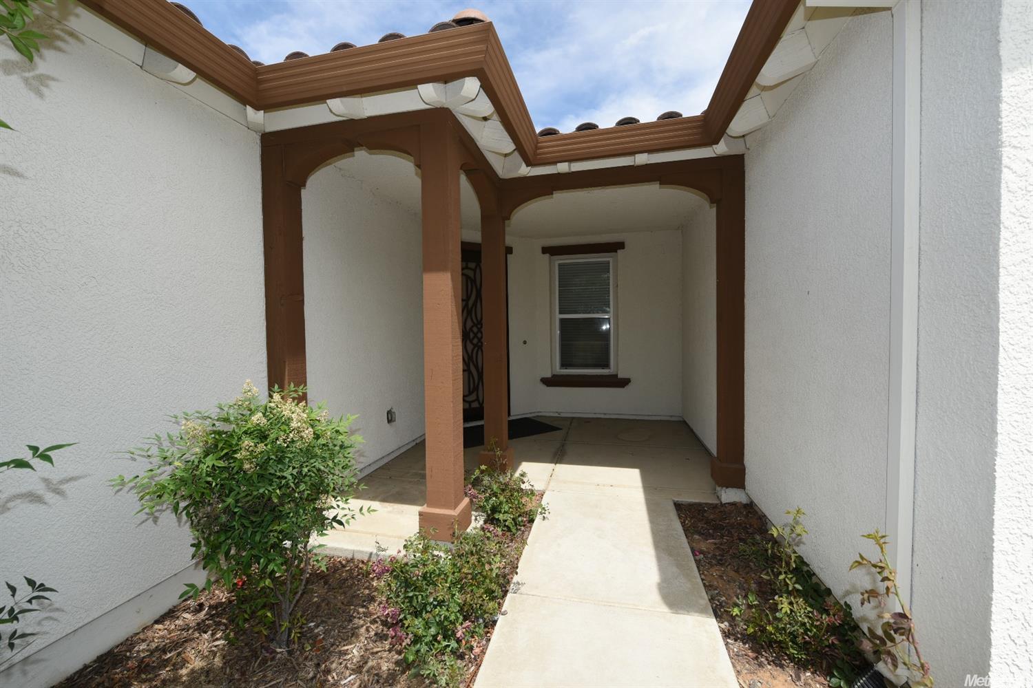 For Sale: 9818 W Elston Cir Elk Grove, CA 95757