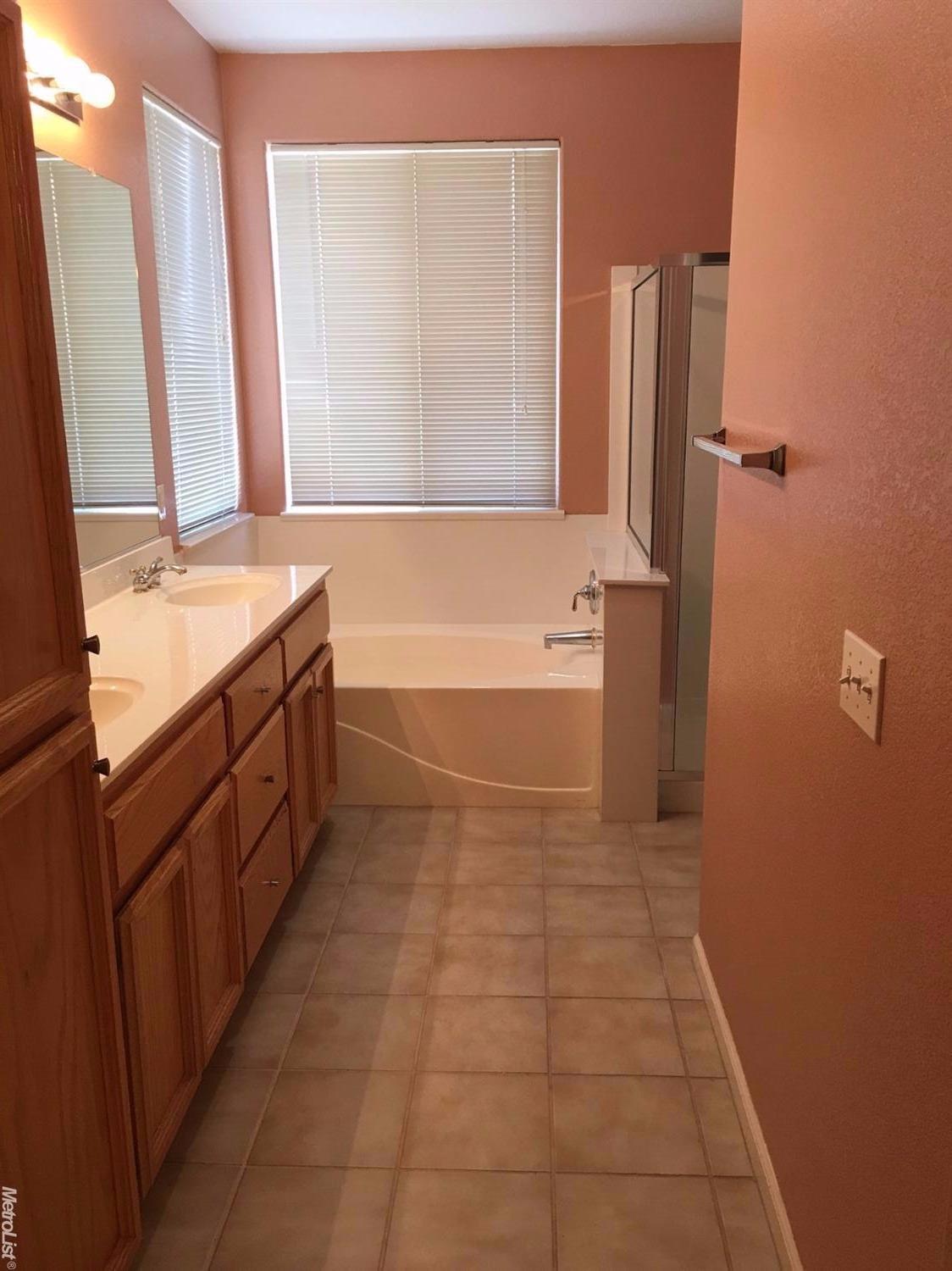 For Sale: 9721 Westfalen Way Elk Grove, CA 95757