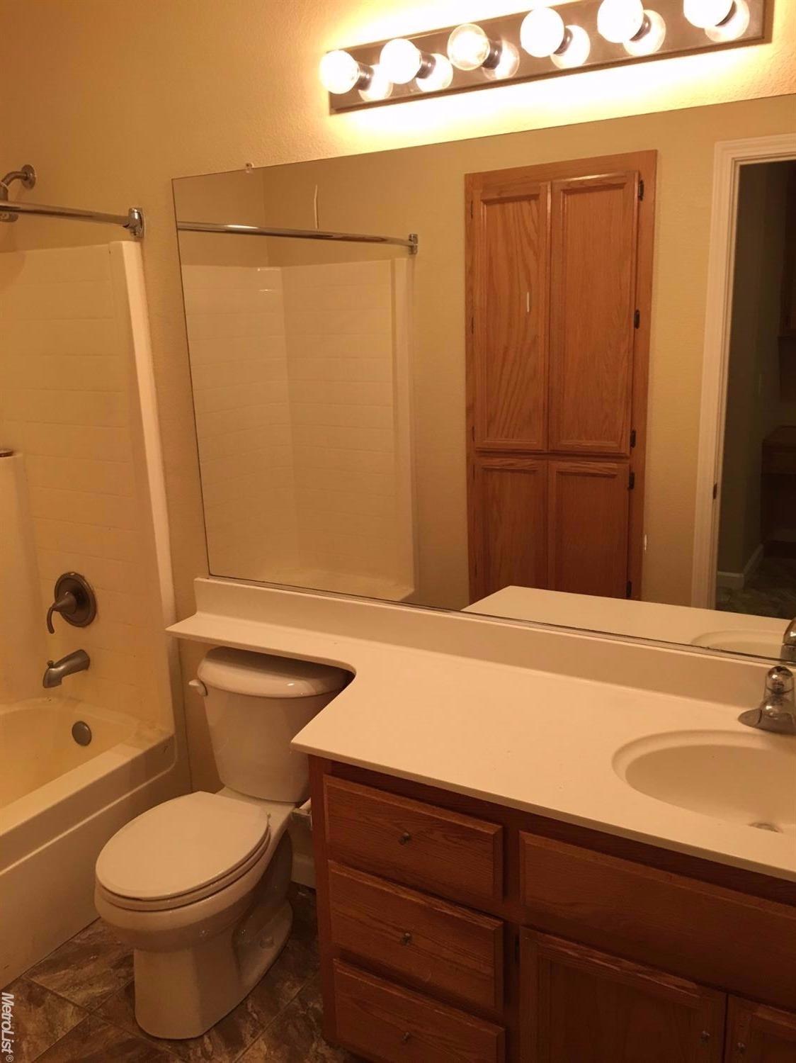 For Sale: 9721 Westfalen Way Elk Grove, CA 95757