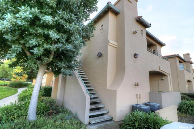 8112 Crystal Walk Cir