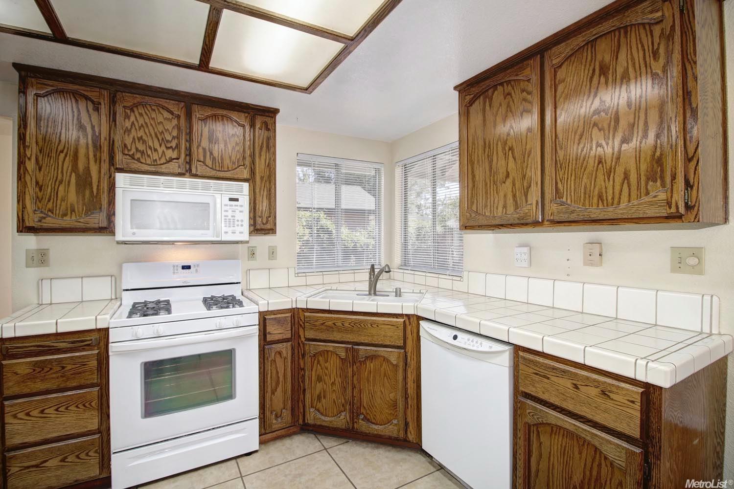 For Sale: 6713 Paseo Del Sol Way Elk Grove, CA 95758