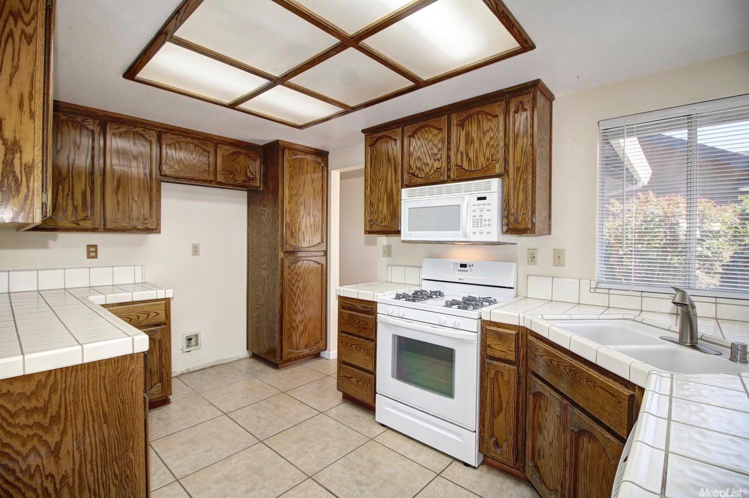 For Sale: 6713 Paseo Del Sol Way Elk Grove, CA 95758