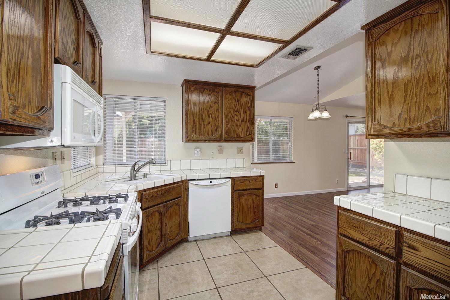 For Sale: 6713 Paseo Del Sol Way Elk Grove, CA 95758