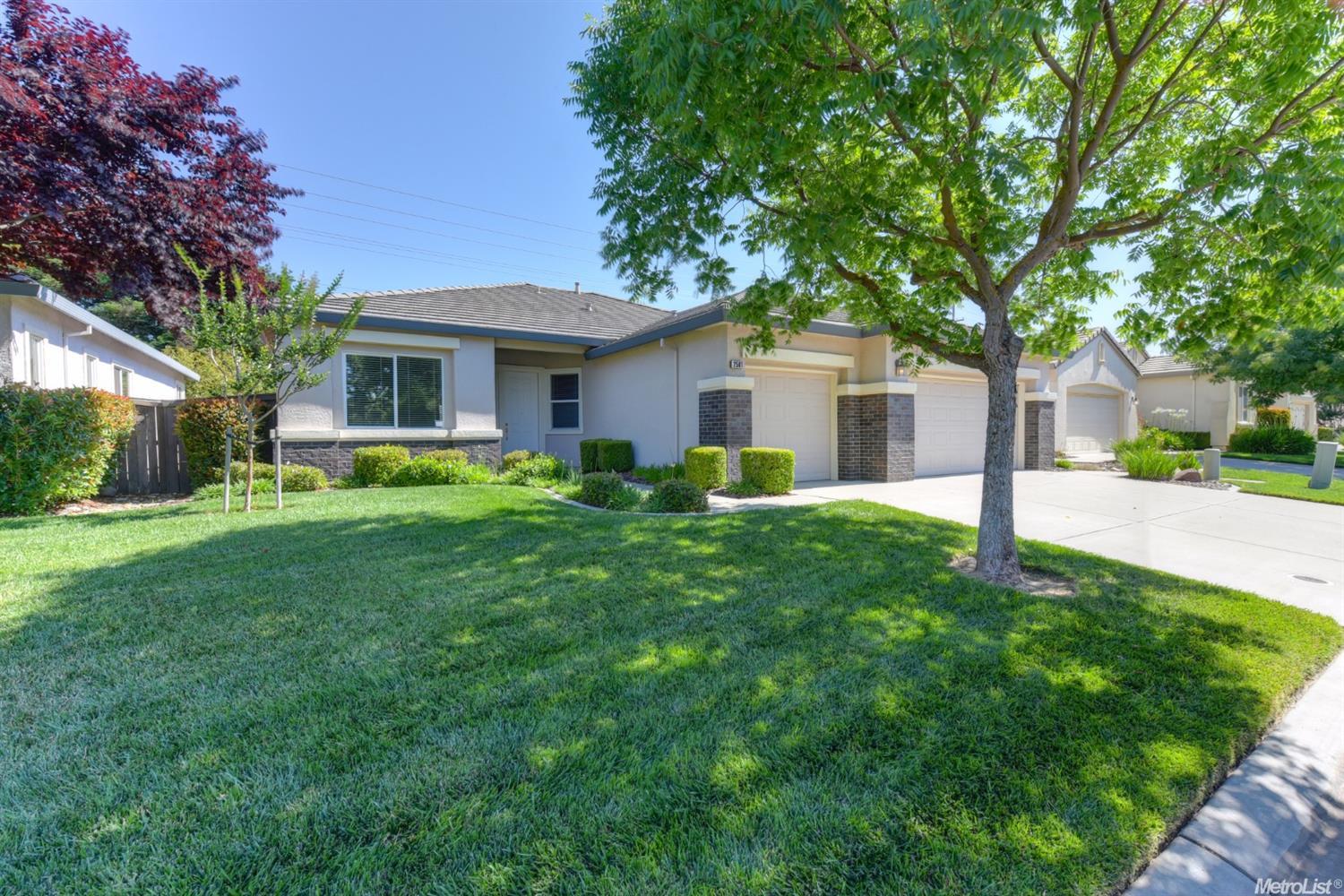 For Sale: 2501 Emerald Lake Ln Elk Grove, CA 95758