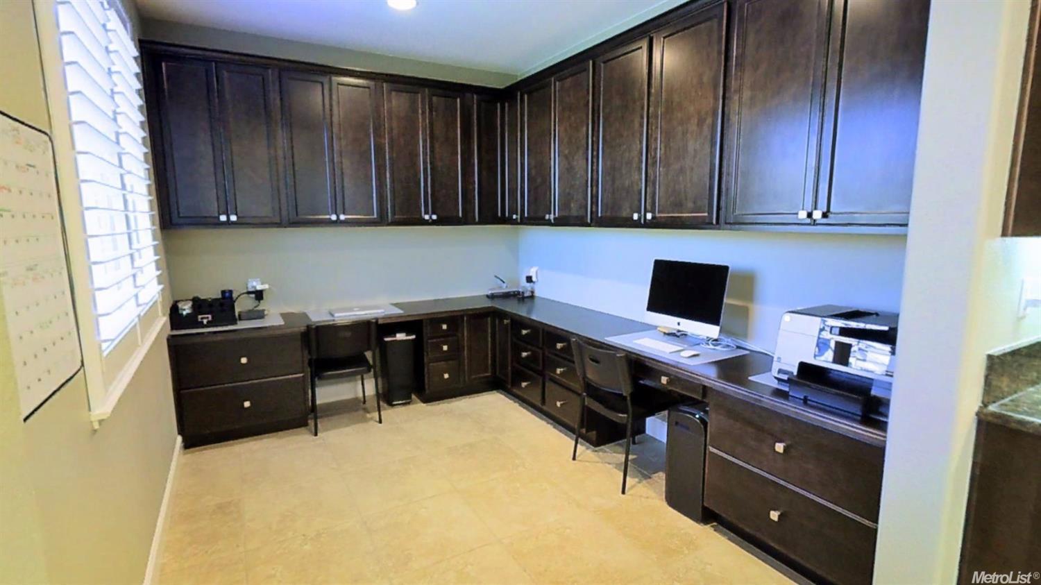 For Sale: 902 Anvil Cir Rocklin, CA 95765