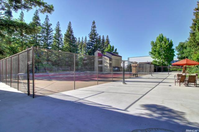 845 Bronze Ln