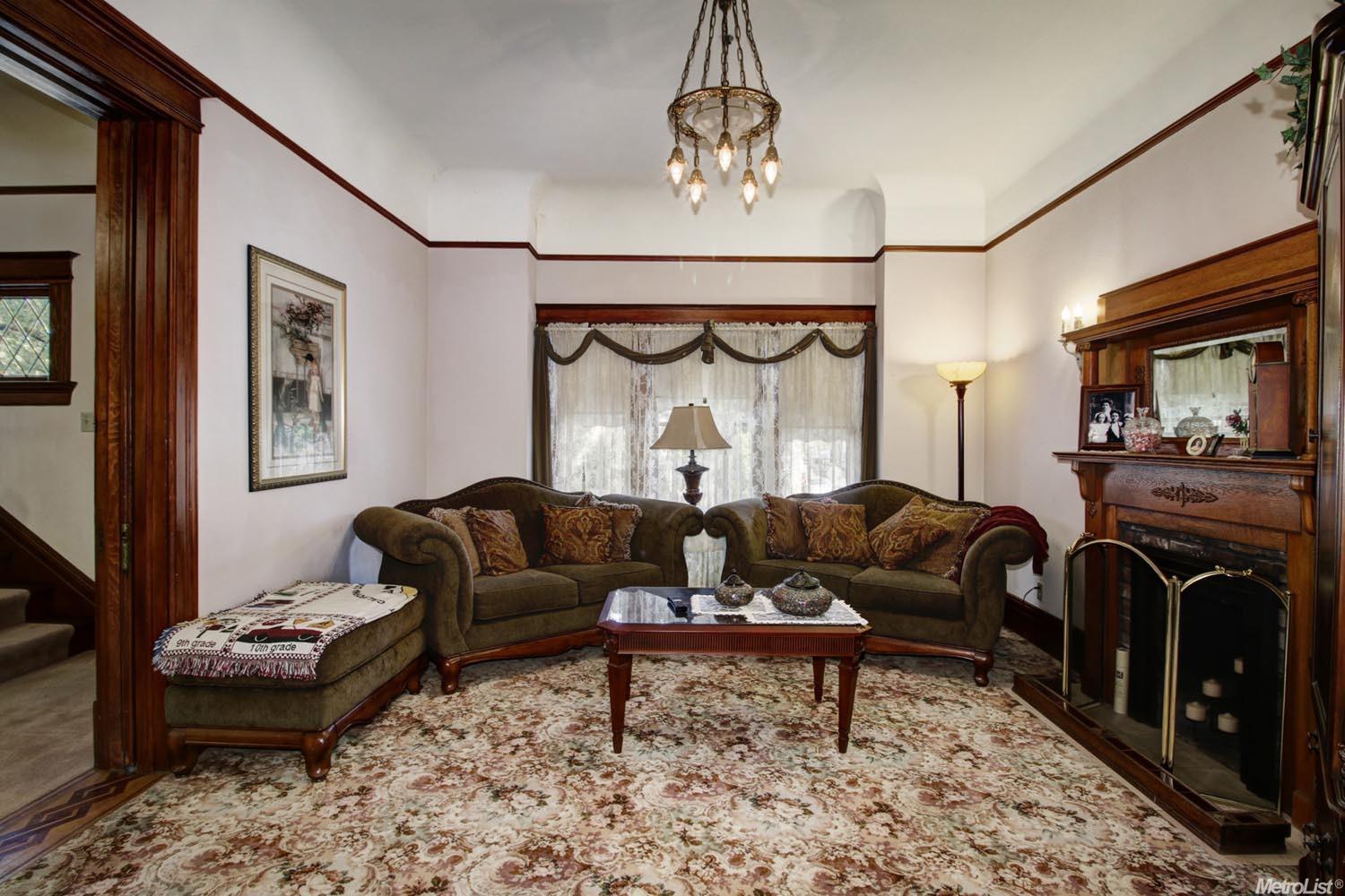 For Sale: 530 10th St Sacramento, CA 95814