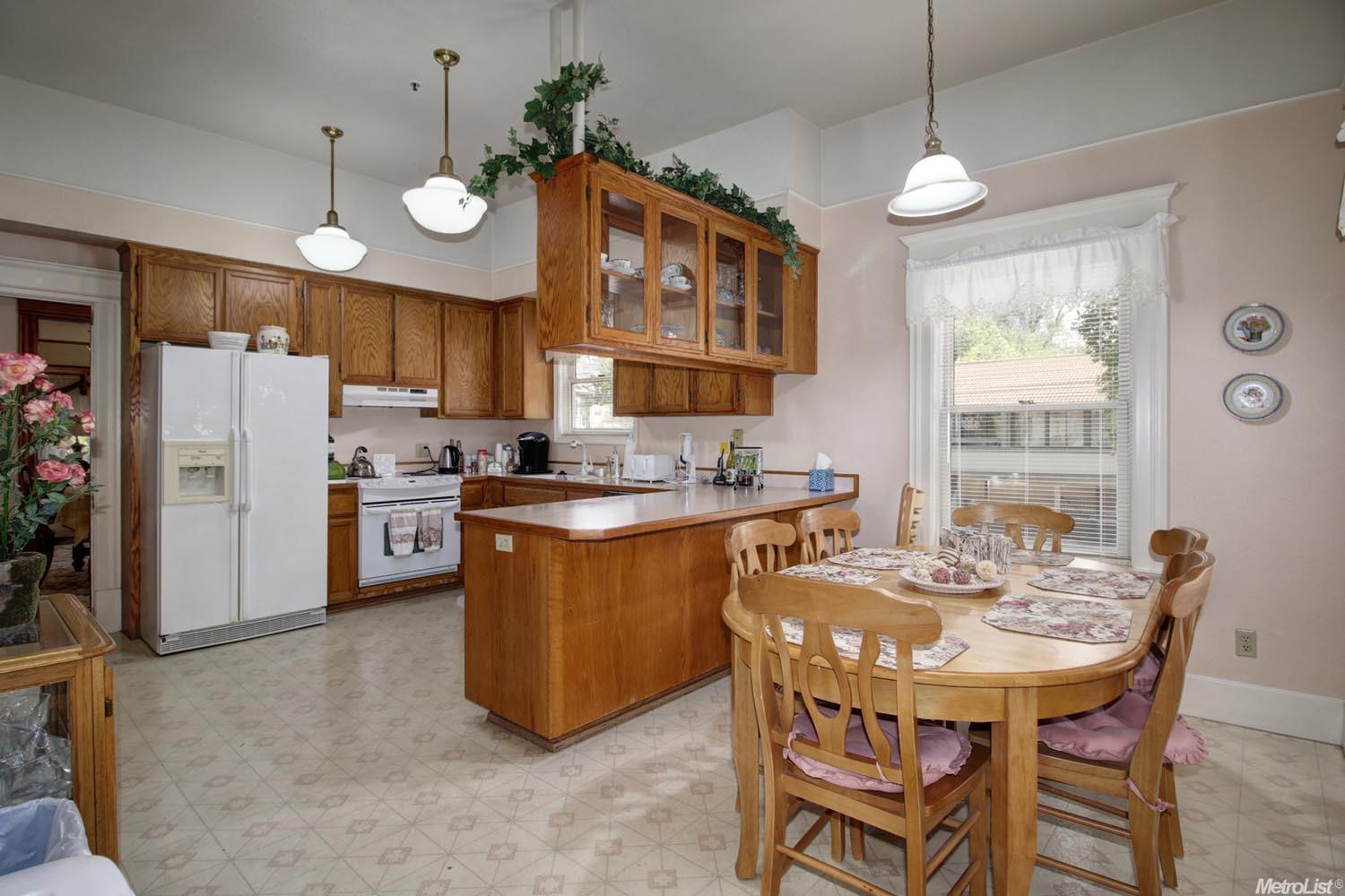 For Sale: 530 10th St Sacramento, CA 95814