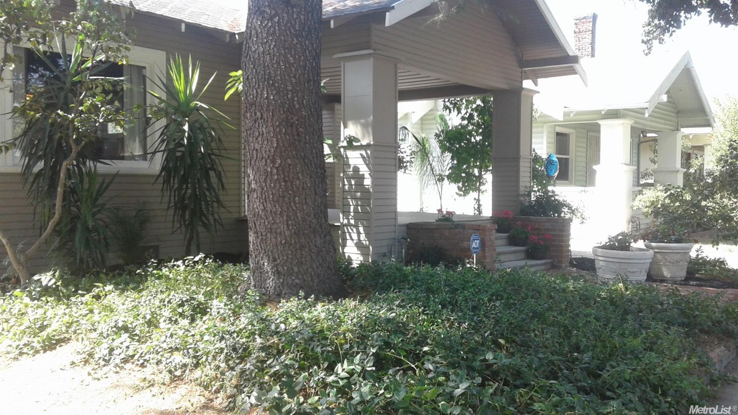 3242 Serra Way