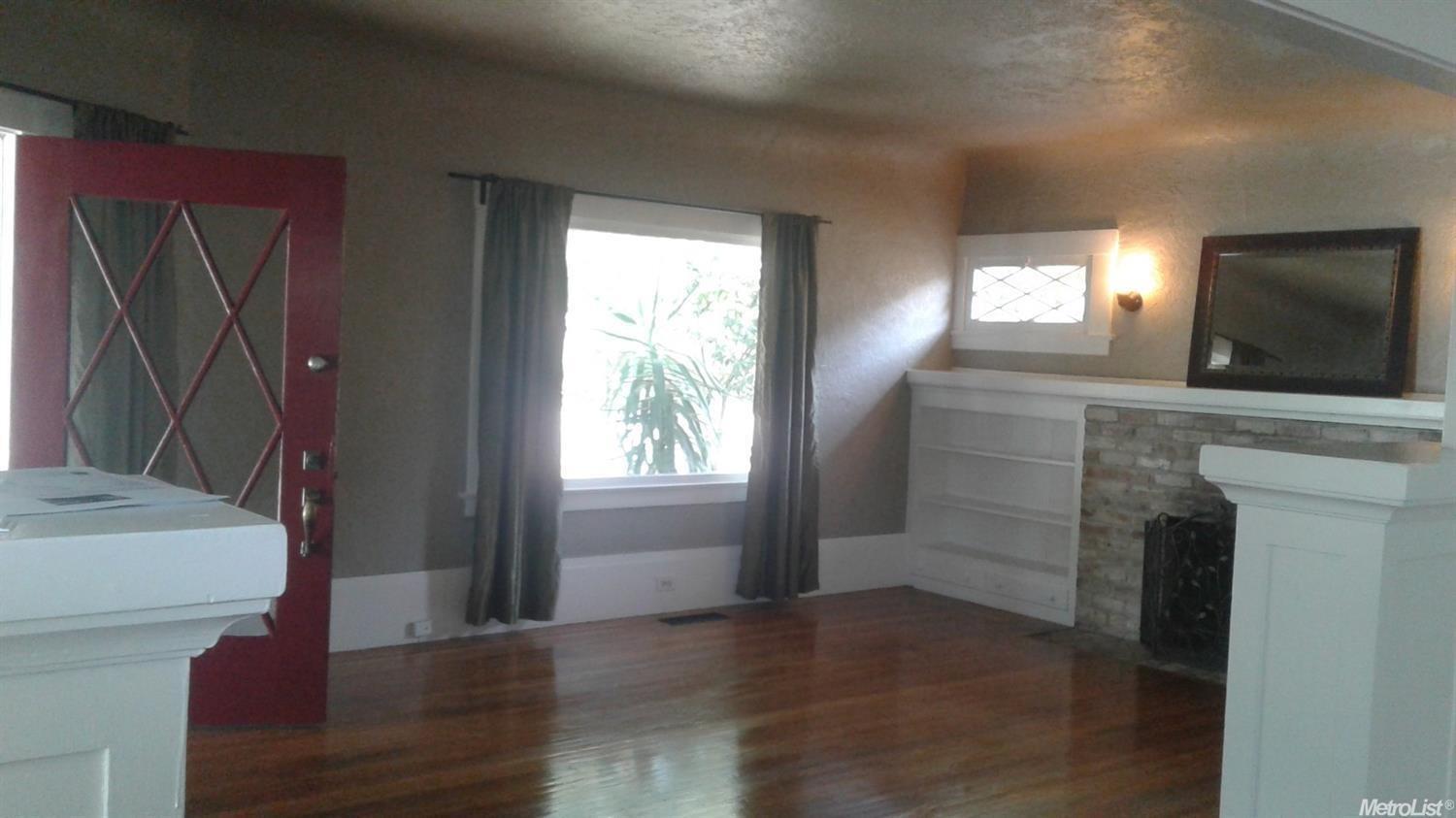 3242 Serra Way