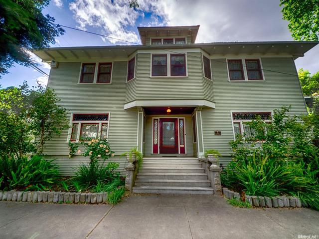 1226 Robertson Way