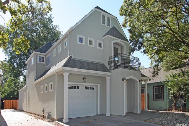1226 Robertson Way