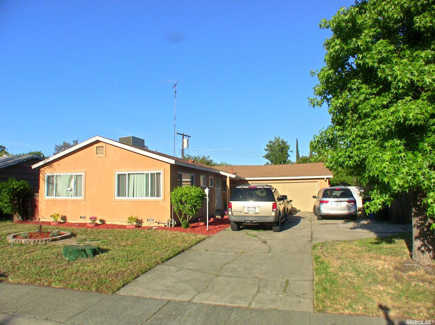 For Sale: 7487 Red Willow St Sacramento, CA 95822