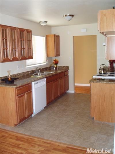 For Sale: 7487 Red Willow St Sacramento, CA 95822