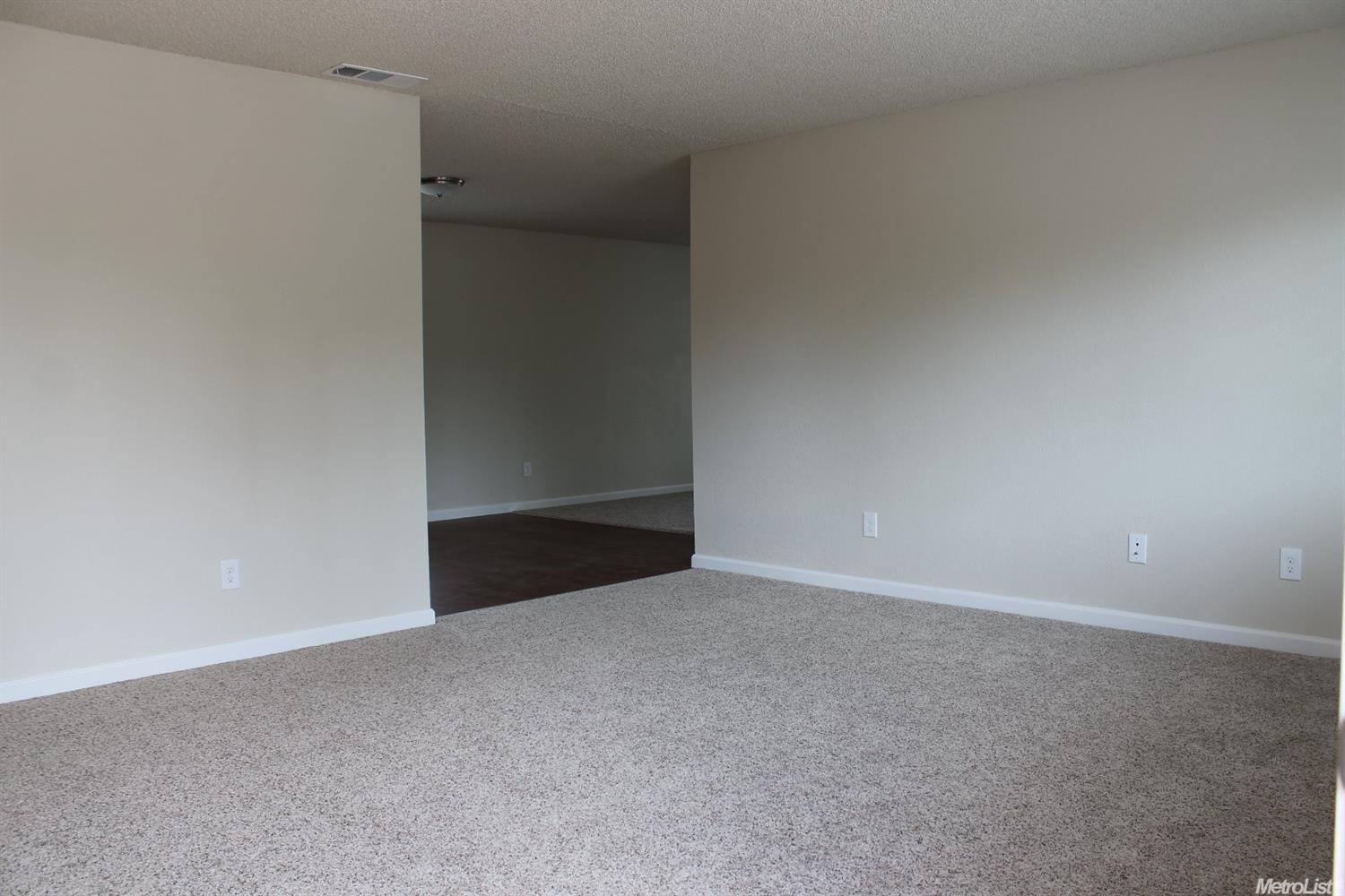 For Sale: 7470 Sylvia Way Sacramento, CA 95822