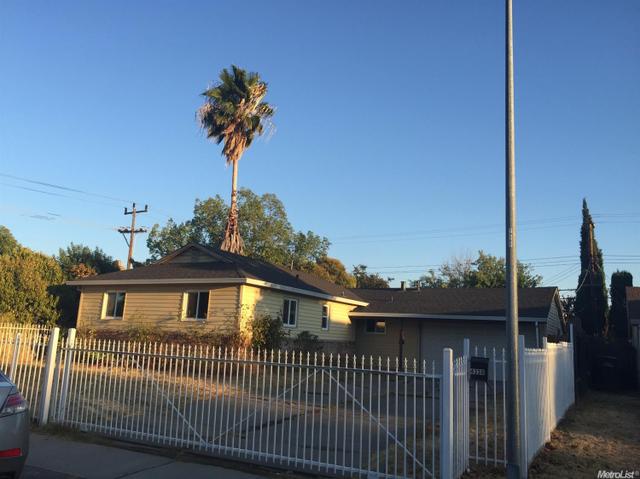 5831 W Sampson Blvd