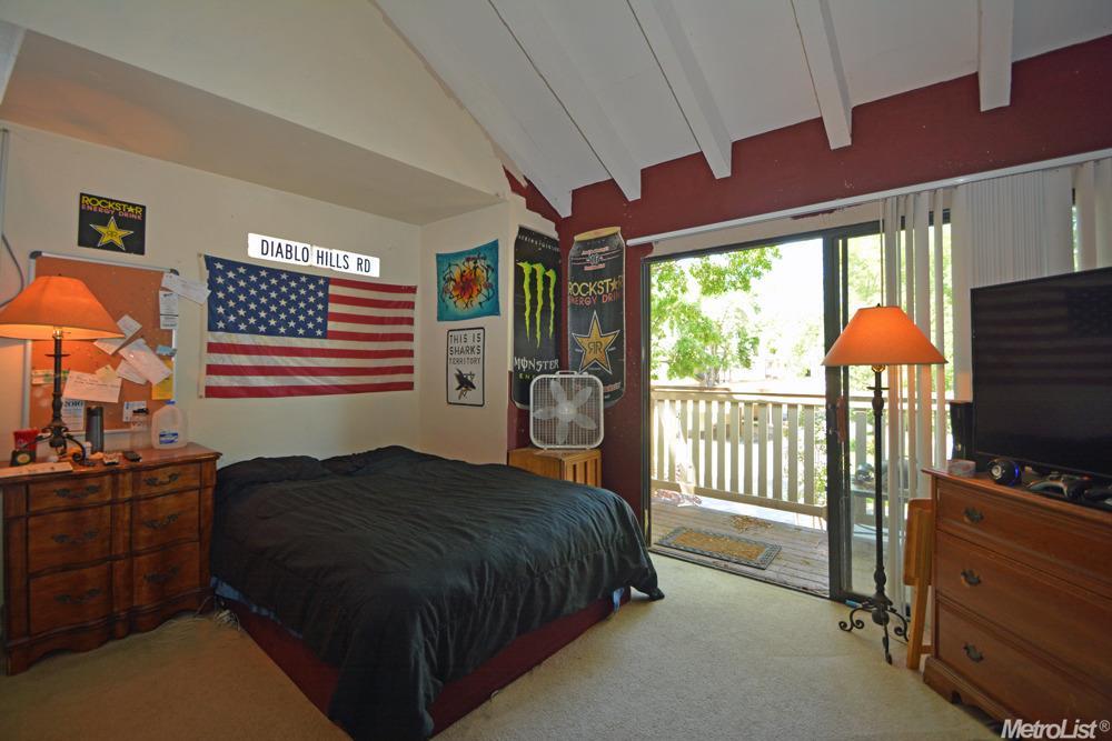 For Sale: 501 Woodside Oaks #APT 4 Sacramento, CA 95825
