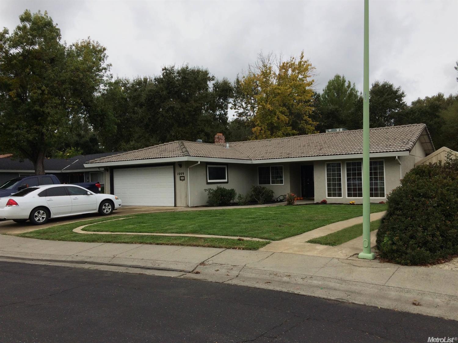 1009 Silver Lake Dr