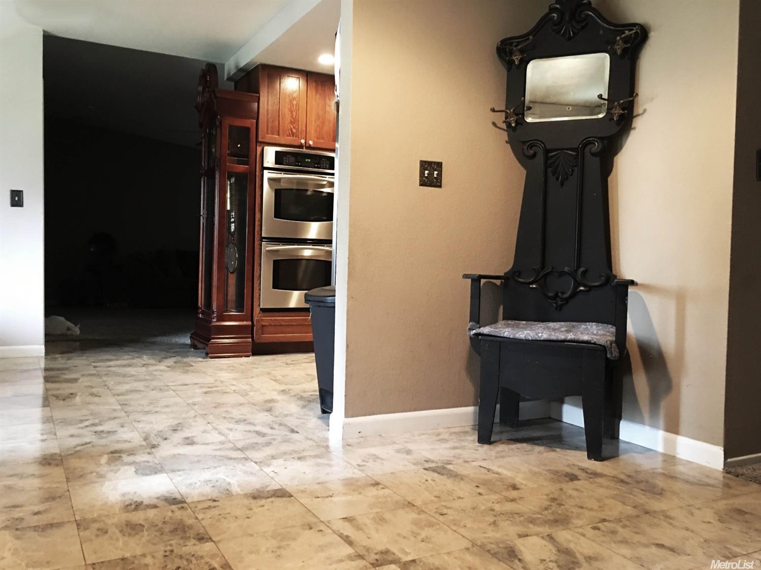 1009 Silver Lake Dr