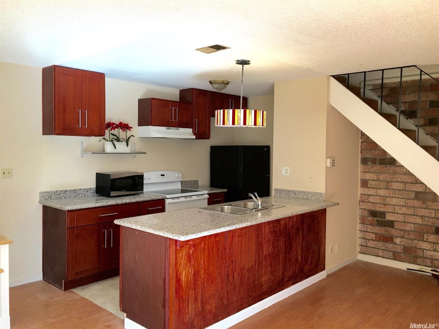 For Sale: 5906 Walerga Rd #APT 3 Sacramento, CA 95842