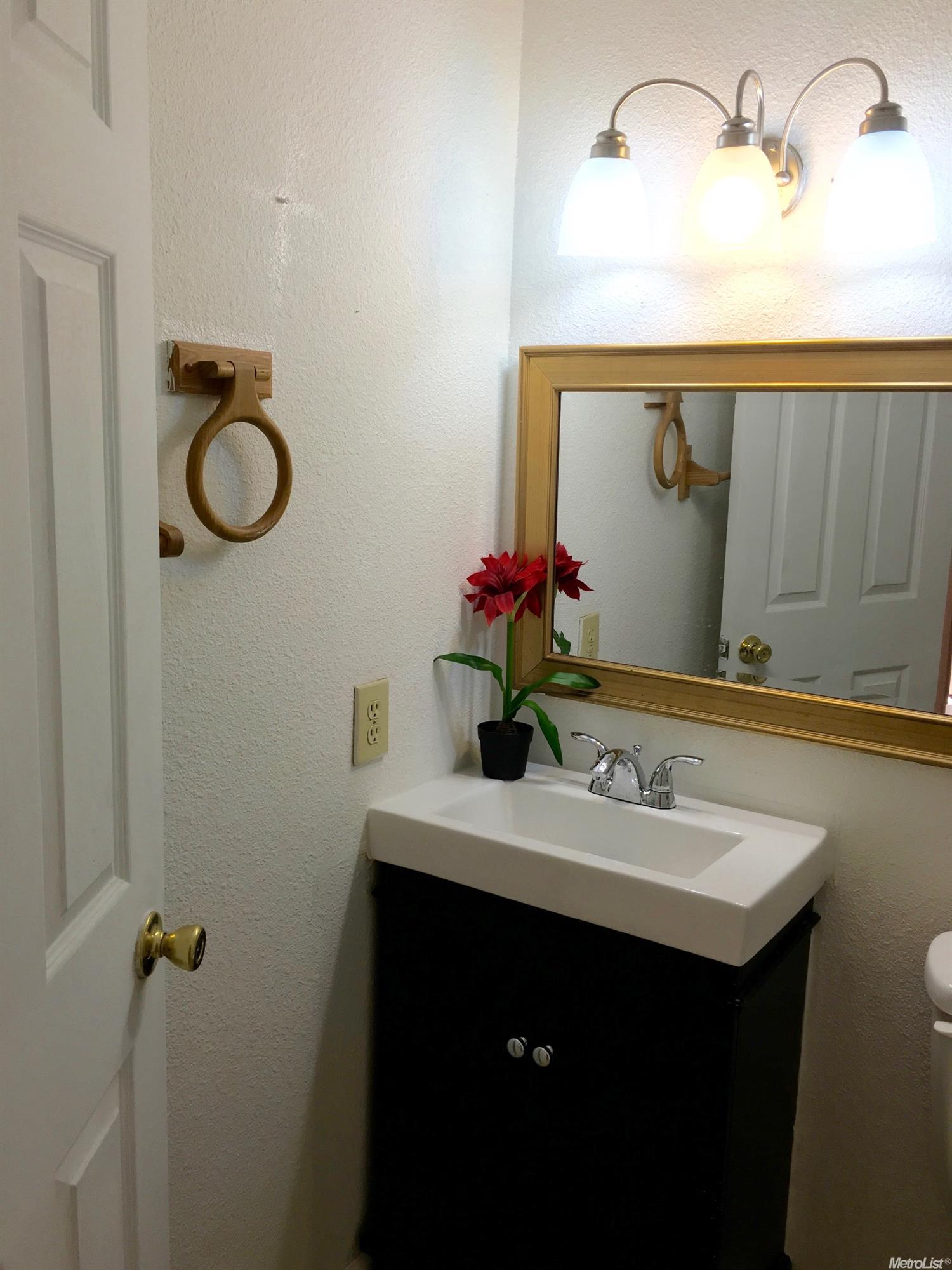 For Sale: 5906 Walerga Rd #APT 3 Sacramento, CA 95842