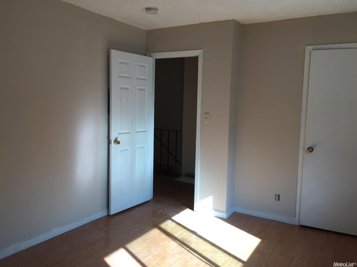 For Sale: 5906 Walerga Rd #APT 3 Sacramento, CA 95842