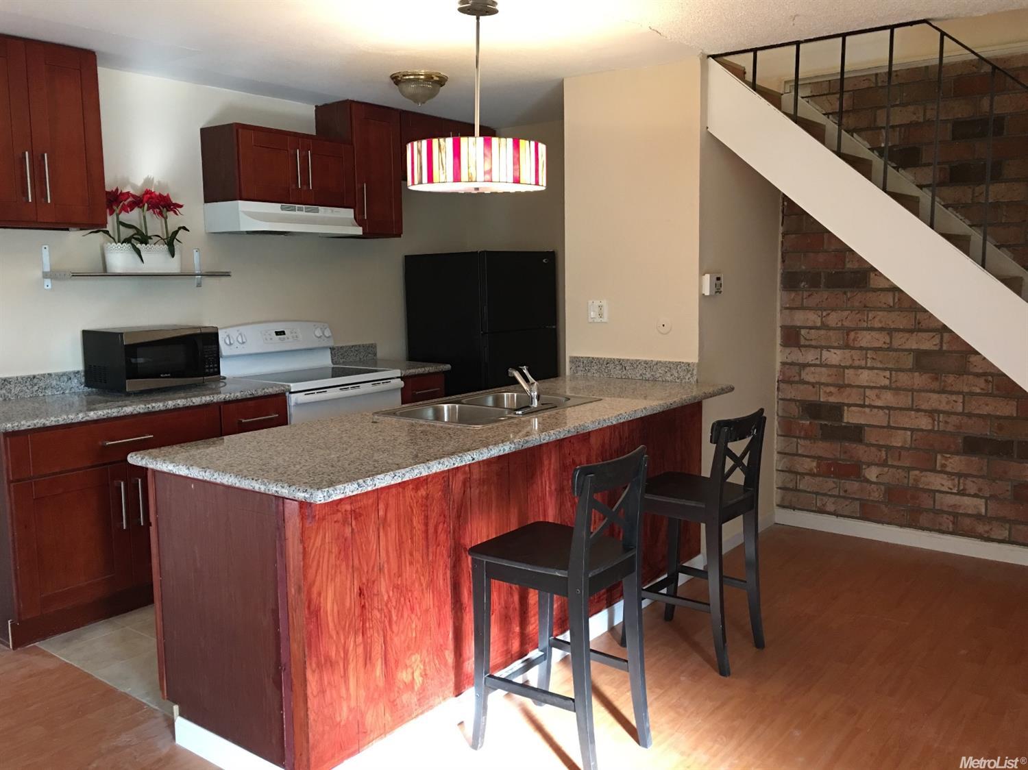 For Sale: 5906 Walerga Rd #APT 3 Sacramento, CA 95842