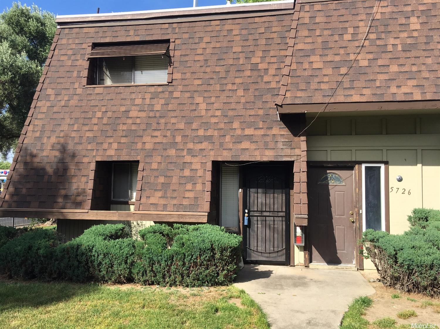 For Sale: 5724 Hillsdale Blvd Sacramento, CA 95842