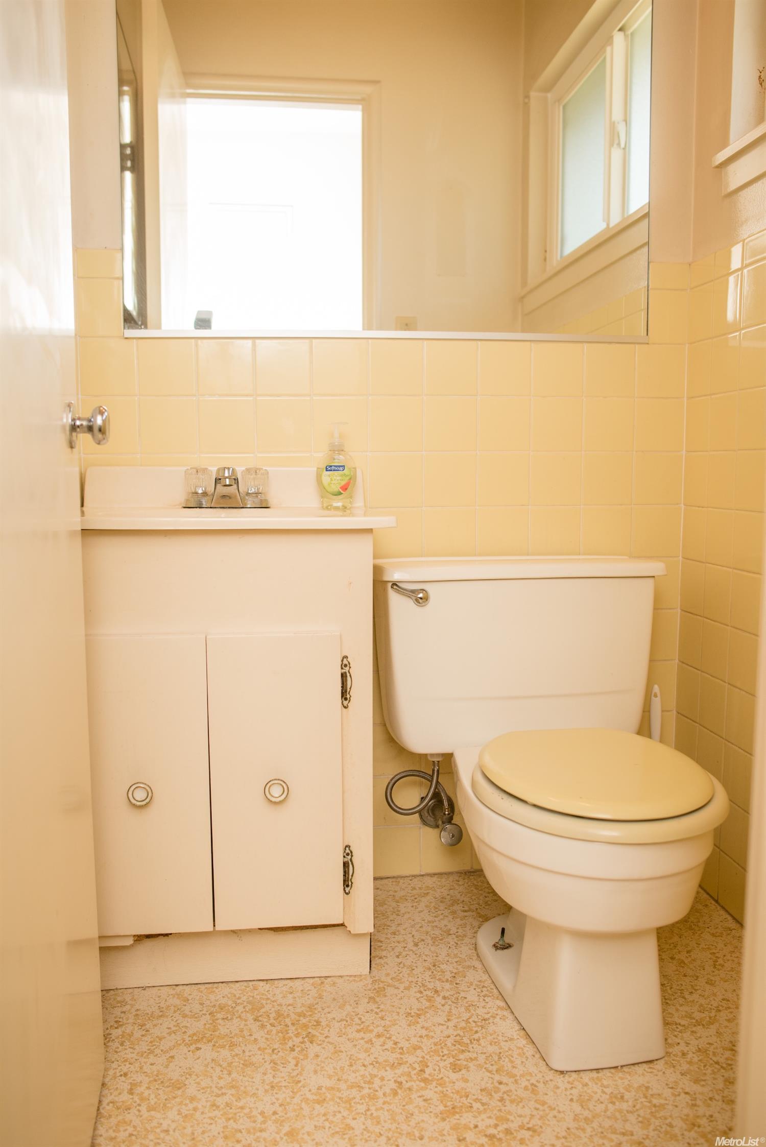 For Sale: 4057 Esperanza Dr Sacramento, CA 95864