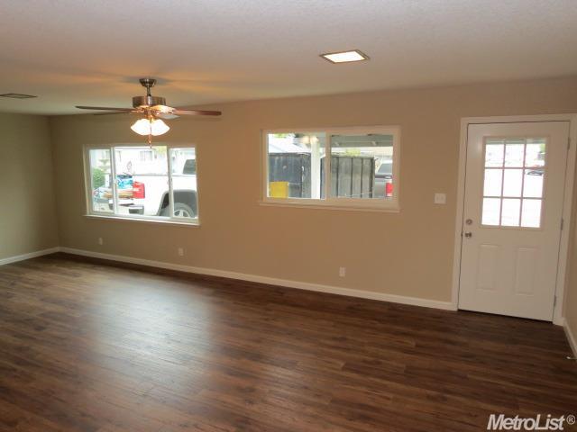 1124 Hall Ct