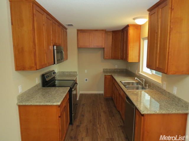 1124 Hall Ct