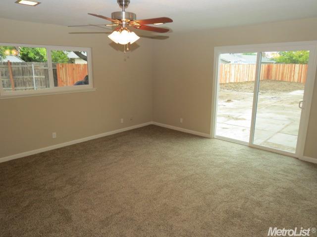1124 Hall Ct