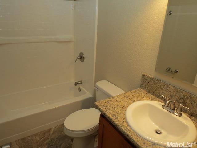 1124 Hall Ct