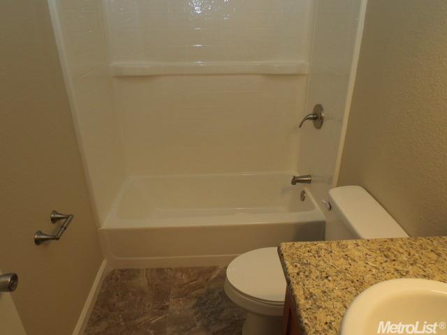 1124 Hall Ct