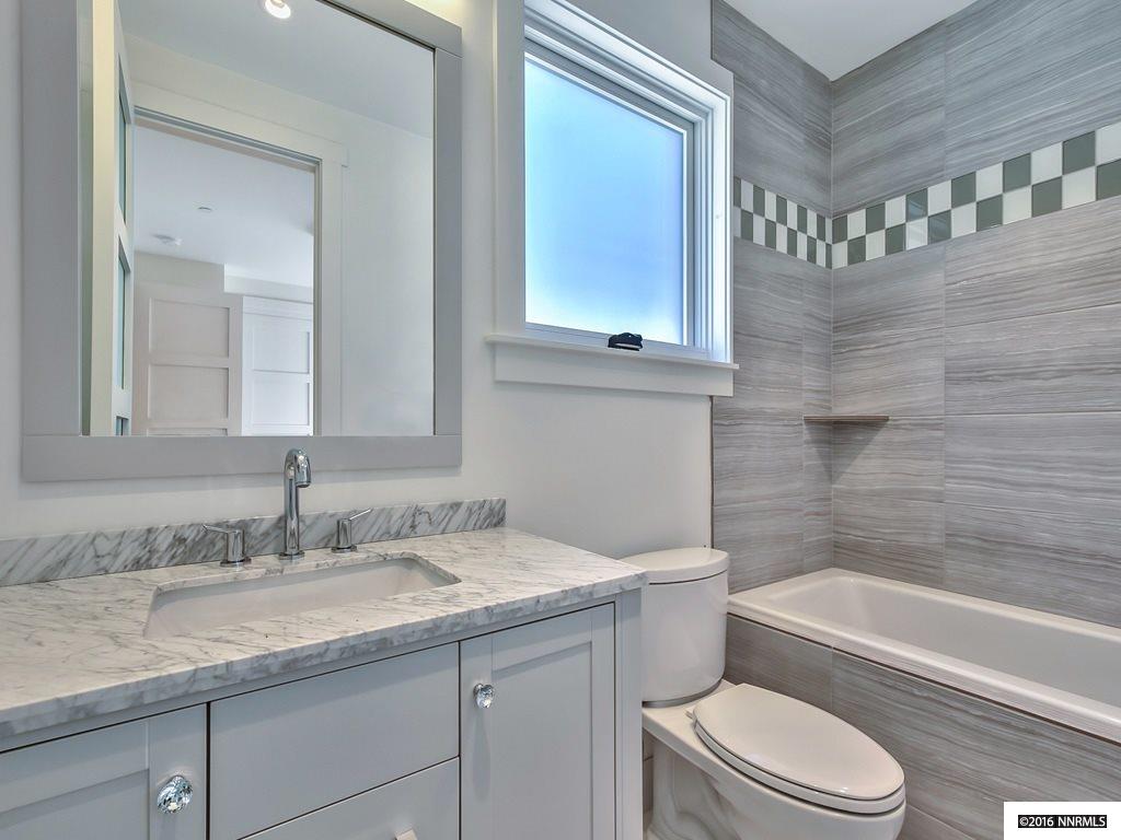 8308 N Lake Blvd #4