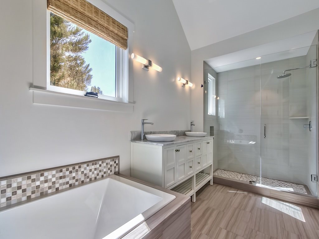 8308 N Lake Blvd #2