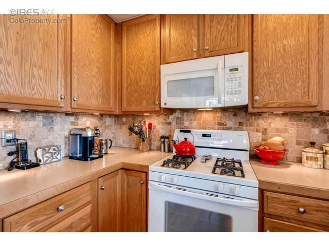 578 Beauprez Ave