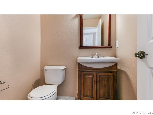 7913 S Kalispell Way Englewood, CO 80112