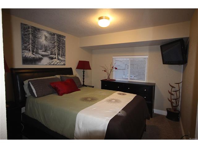6444 S Iris Ct