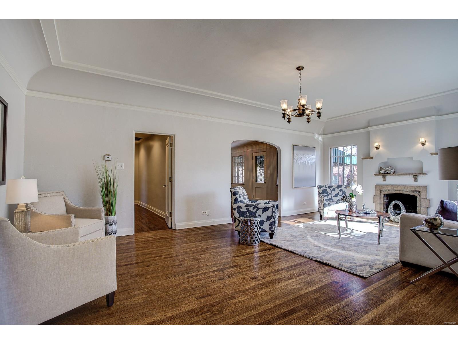 3839 E 7th Avenue Pkwy